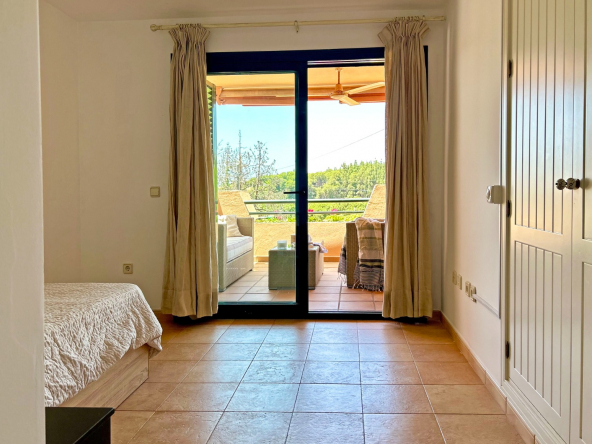 C. de los Cipreses habitación 2.2