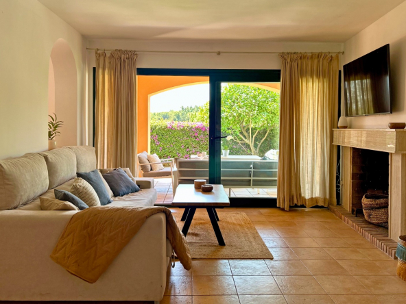 C. de los Cipreses salón 2